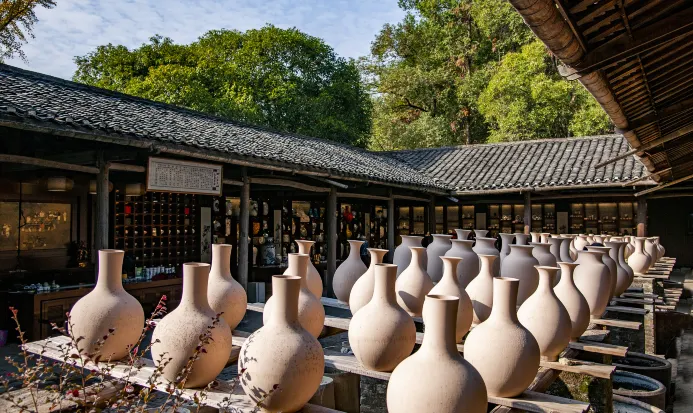 景德鎮古窯民俗博覽區的傳統窯址與瓷藝氛圍 景德鎮古窯民俗博覽區的傳統窯址與瓷藝氛圍