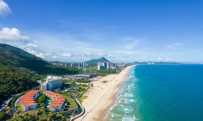 十里銀灘的細白沙灘與海岸線 十里銀灘的細白沙灘與海岸線