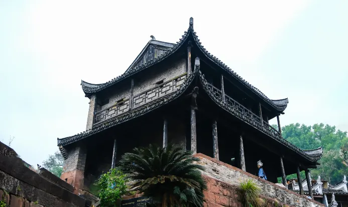 鳳凰古城沱江畔的東門城樓 鳳凰古城沱江畔的東門城樓