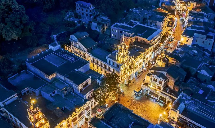 孫文西路的騎樓與黃昏街景 孫文西路的騎樓與黃昏街景