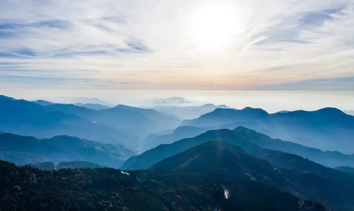 阿里山國家風景區的山林秋色與雲海 阿里山國家風景區的山林秋色與雲海