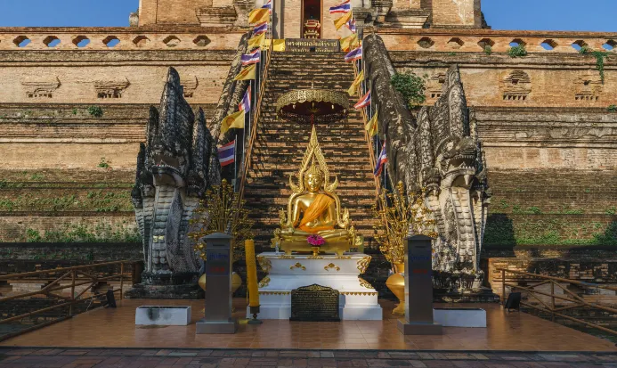 清邁契迪龍寺的古老佛塔 清邁契迪龍寺的古老佛塔