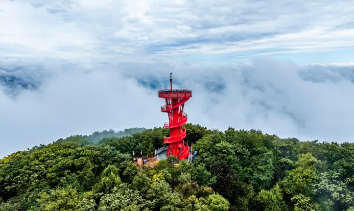 吉林市朱雀山國家森林公園的山林景緻 吉林市朱雀山國家森林公園的山林景緻