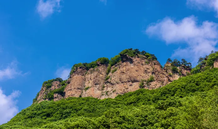 桓仁五女山與周邊漫山秋色 桓仁五女山與周邊漫山秋色