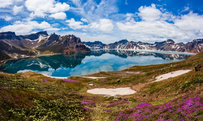 長白山天池壯麗景色