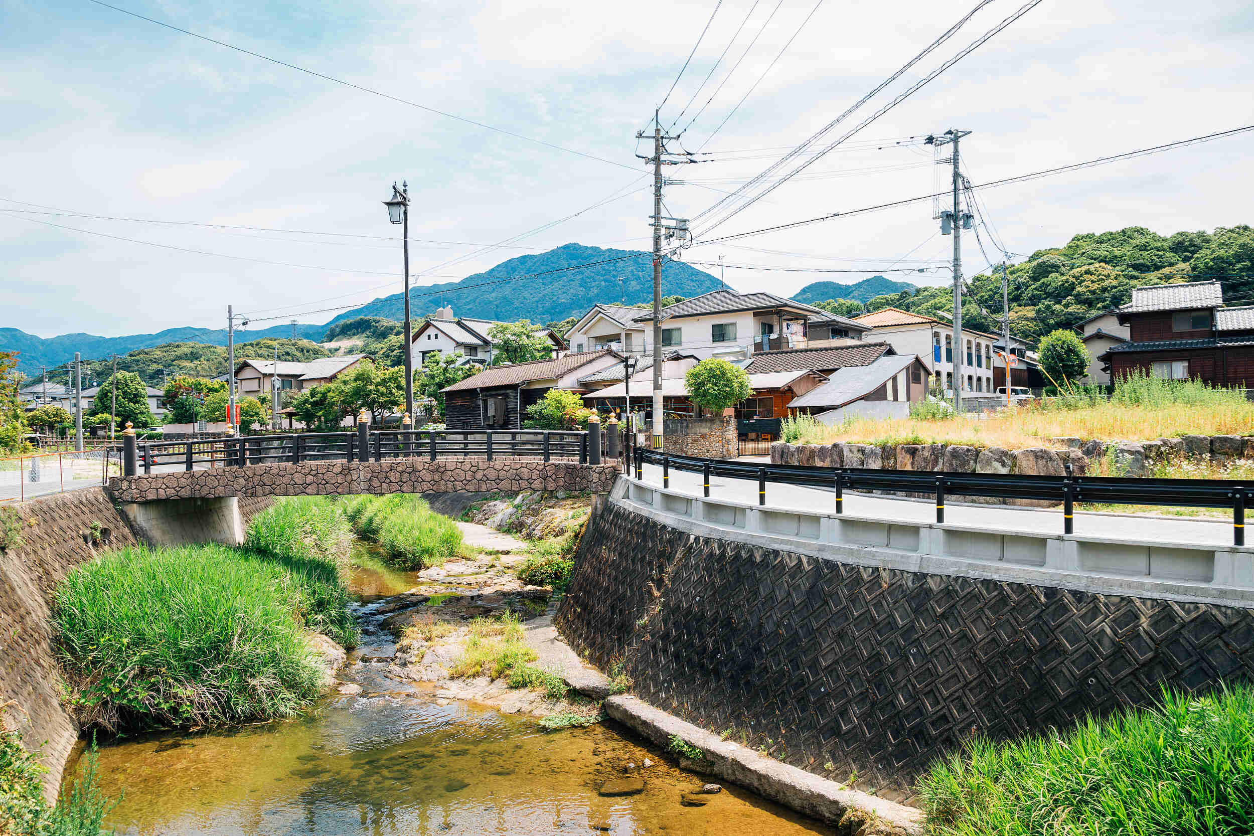 柳川遊船穿河道而行，小朋友可以體驗水鄉風情，搭配鰻魚飯更添風味