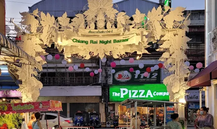 清萊夜市一帶的晚間市集,是市區行程的收尾點 清萊夜市一帶的晚間市集,是市區行程的收尾點