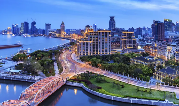 上海外灘夜景,萬國建築群隔江對望陸家嘴天際線 上海外灘夜景,萬國建築群隔江對望陸家嘴天際線