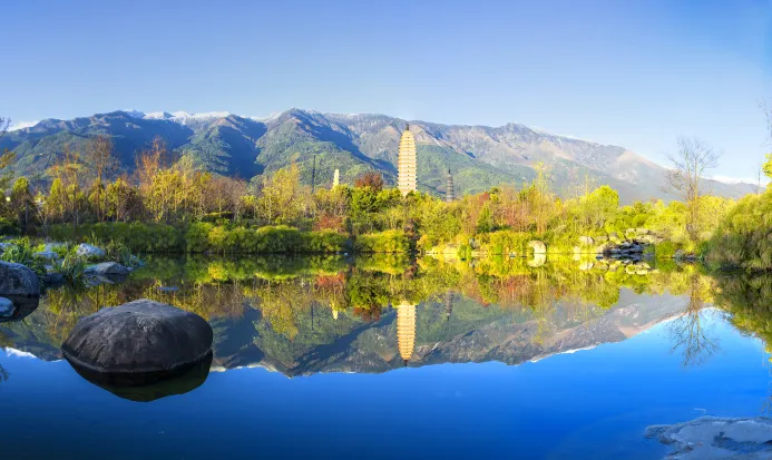 大理三塔倒影公園一帶的景緻