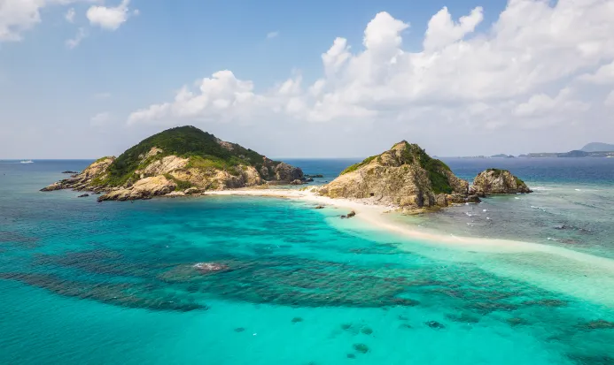 渡嘉敷島沙灘水清沙幼，係慶良間跳島浮潛首選