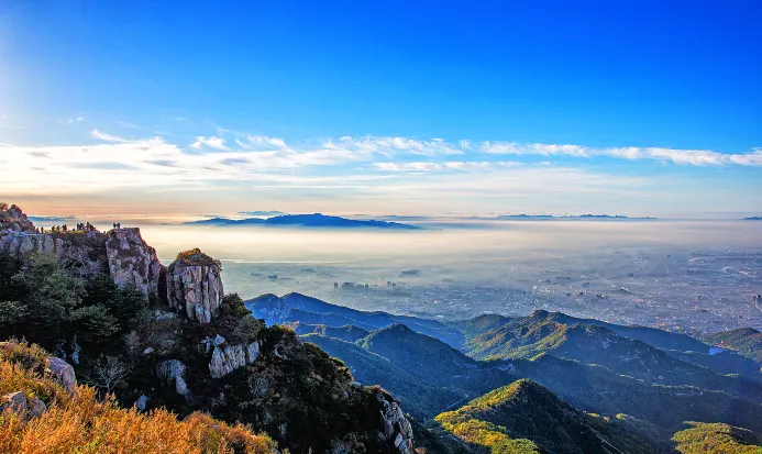 泰安泰山秋日山林與山勢景觀 泰安泰山秋日山林與山勢景觀