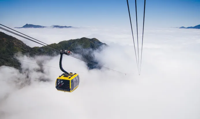 太陽世界番西邦傳奇的纜車與山巒景緻 太陽世界番西邦傳奇的纜車與山巒景緻