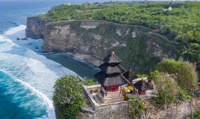 峇里島烏魯瓦圖的海崖寺廟與日落景觀 峇里島烏魯瓦圖的海崖寺廟與日落景觀