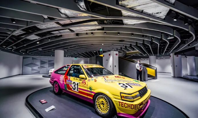 澳門大賽車博物館的賽車展區