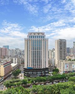 海口鑫源温泉大酒店（騎樓老街日月廣場免稅店）3天2晚自由行套票