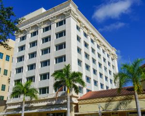 香港-邁爾斯堡自由行 加拿大航空公司+邁爾斯堡市中心河區英迪格酒店