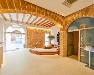 香港-帕爾馬馬洛卡自由行 北歐航空公司+聖克拉拉市酒店及水療中心