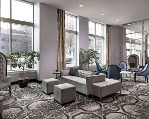 香港-底特律自由行 大韓航空公司+底特律市中心希爾頓逸林套房酒店-福特謝爾比