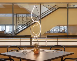 香港-巴塞爾自由行 維珍航空公司+維多利亞大酒店