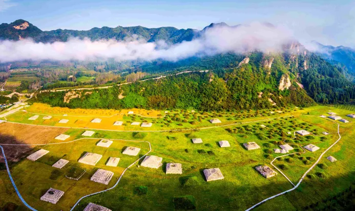集安高句麗王城遺址的古城牆 集安高句麗王城遺址的古城牆