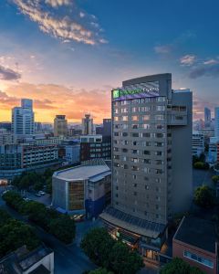 昆明火車站智選假日酒店5天4晚自由行套票