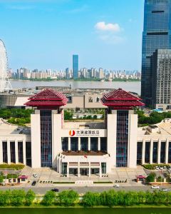 【南昌文演建國飯店（萬象城南昌之星摩天輪店） 】南昌酒店+高鐵 3-5 天自由行套票