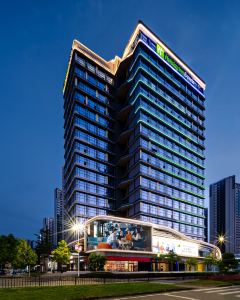 【 江門東站嘉華廣場智選假日酒店】江門住宿+高鐵 2-5天自由行套票