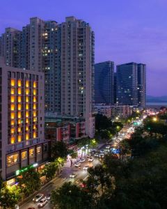 【汕頭中心智選假日酒店】汕頭酒店+高鐵 2-5天自由行套票