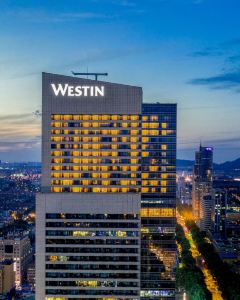 【南京金茂威斯汀大酒店】南京酒店+高鐵 2-5天自由行套票