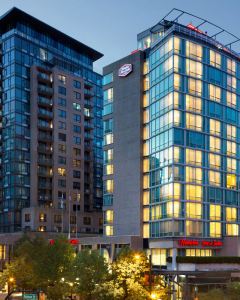 温哥華市區希爾頓歡朋套房酒店(Hampton Inn & Suites, by Hilton - Vancouver Downtown)5天4晚自由行套票