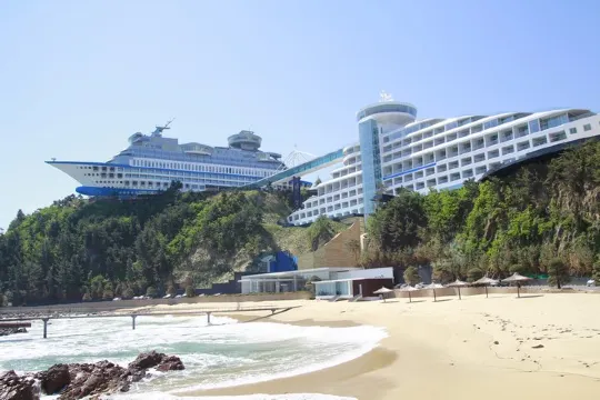 Sun Cruise Hotel & Condo