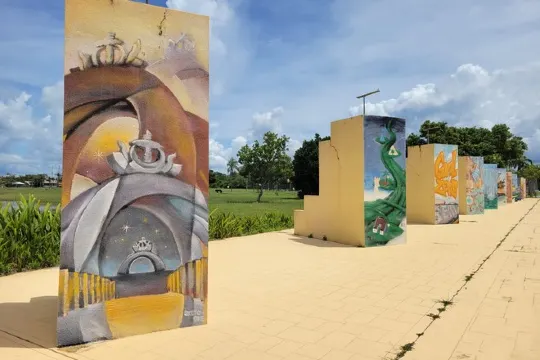 汶萊十億桶油紀念碑