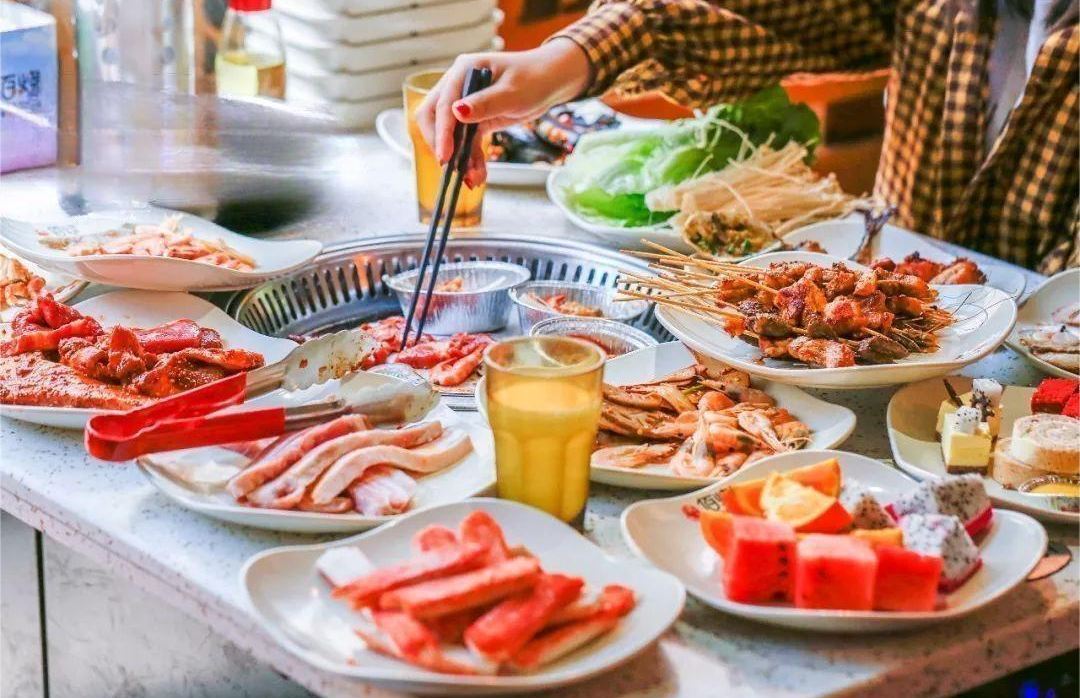 包羅萬有烤肉海鮮自助餐