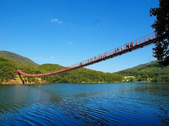 馬場湖水吊索橋