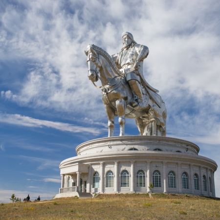 內蒙古、蒙古國、山西中蒙跨國8天之旅  內蒙古(烏蘭哈達火山)、蒙古國(烏蘭巴托、遊牧文化中心體驗活動、特日勒吉國家森林公園、成吉思汗雕像博物館、蒙古包)、大同(雲岡石窟、懸空寺、華嚴寺、大同城牆)