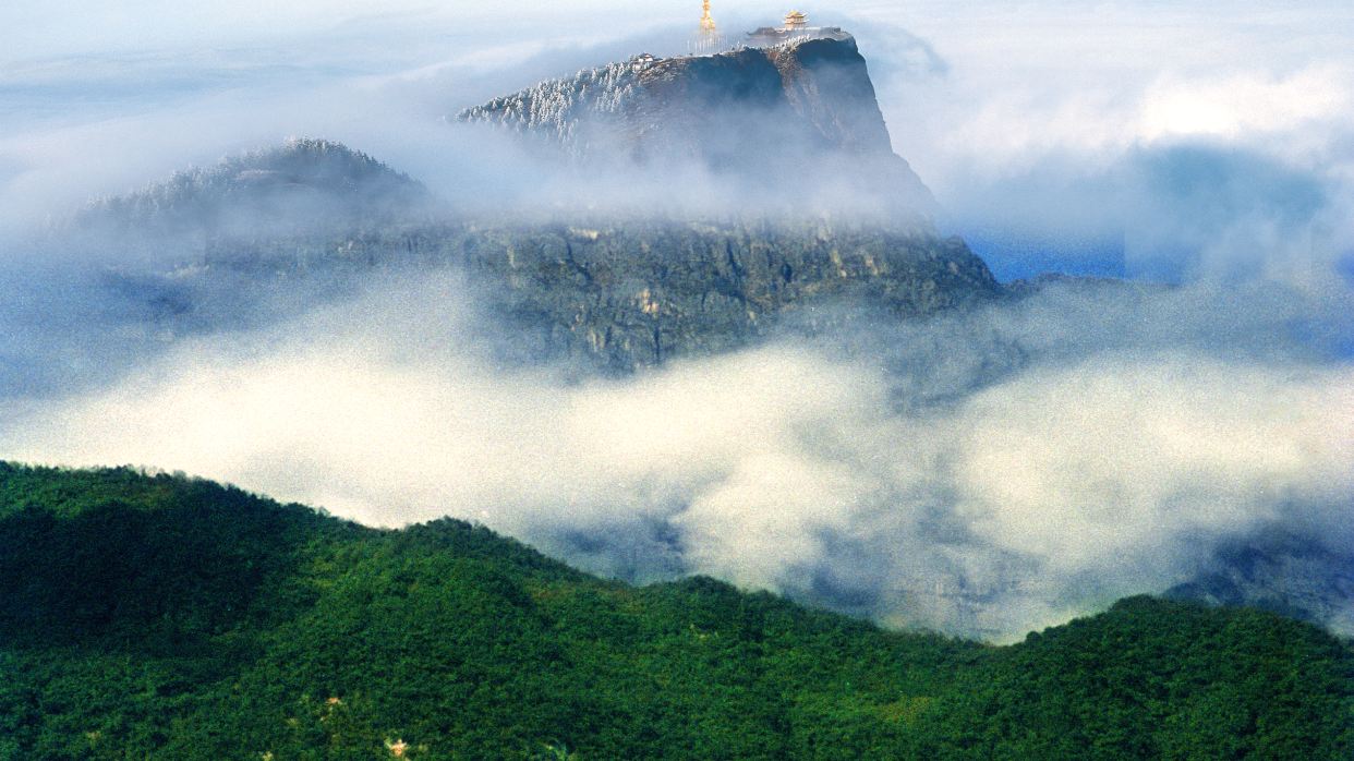 峨眉山