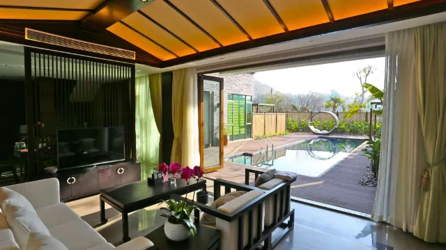 鶴鳴洲櫻花溫泉度假村