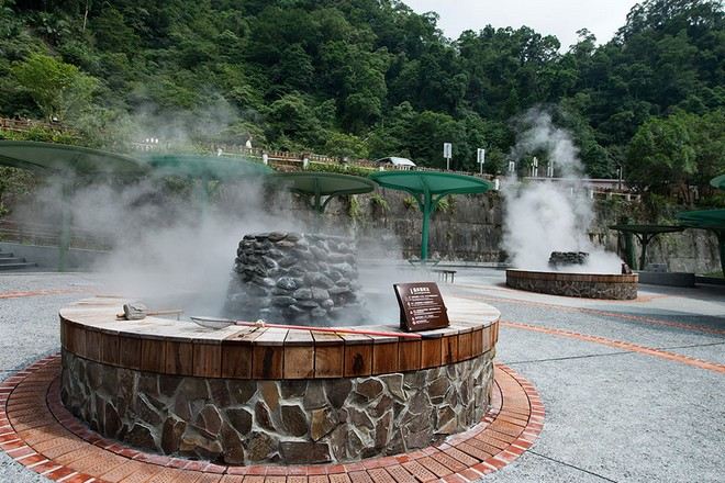 鳩之澤溫泉 煮蛋區