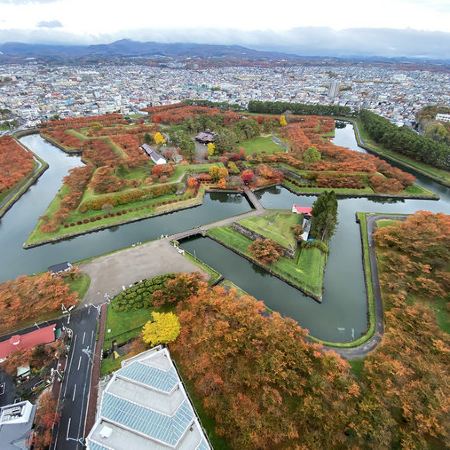 北海道~道南 秋日溫泉6天之旅  賞紅葉名所(五稜郭公園~登上展望台賞星形要塞、北海道神宮、洞爺湖展望台、大沼國定公園)、函館山(乘吊車賞夜景)、函館熱帶植物園、北國優駿公園