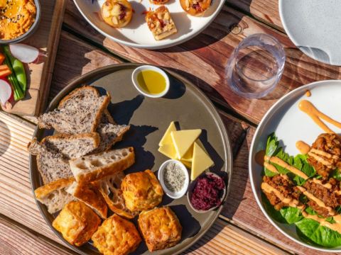 瓦爾特峰高原牧場享用豐富BBQ午餐