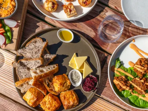 瓦爾特峰高原牧場享用豐富BBQ午餐