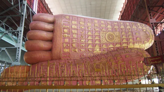 喬達基睡佛寶塔