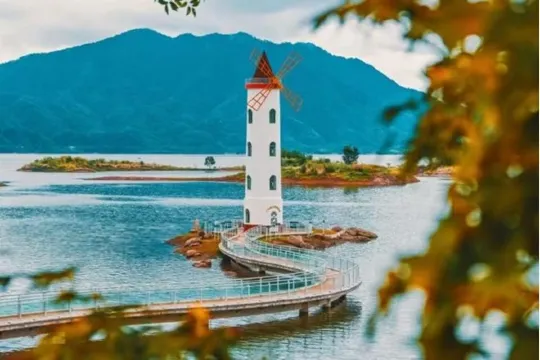 打卡千島之心網紅燈塔