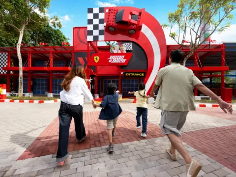 Legoland主題樂園【Ferrari Build & Race】