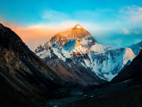 【5鑽】皇牌西藏【香港直航往返(需經停成都)】拉薩、日喀則、定日8天深度遊
前藏(布達拉宮、大昭寺、羅布林卡、藏族生活體驗)、後藏(羊卓雍措、扎什倫布寺)、定日(珠穆朗瑪峰大本營～觀賞珠穆朗瑪峰)