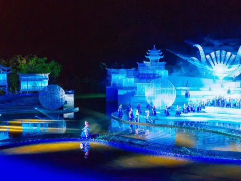 鳳凰樂土·山水麗人