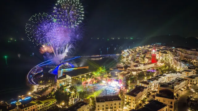 Kiss of the Sea Show