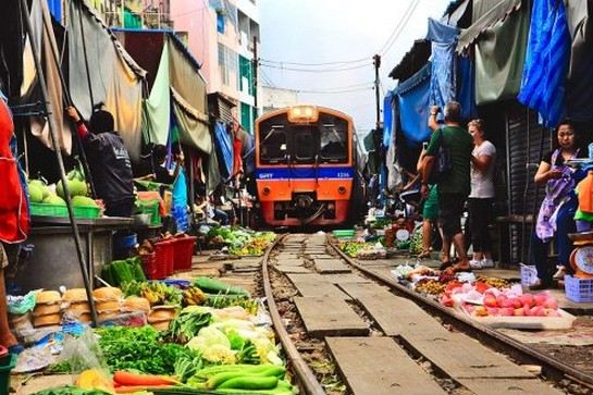 Mae Klong火車鐵路市場