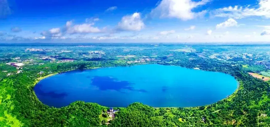 湖光岩風景區