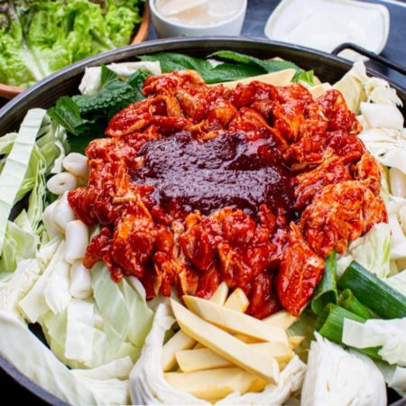 首爾地道韓食體驗5天之旅 ※品嚐「優質食材」1++韓牛燒烤、松葉蟹🦀+蟹膏炒飯+海鮮料理、「韓劇經典」韓豚烤肉、春川鐵板炒雞+紫菜炒飯、豬手料理、馬鈴薯仔豬骨鍋、禮新羅參雞湯 